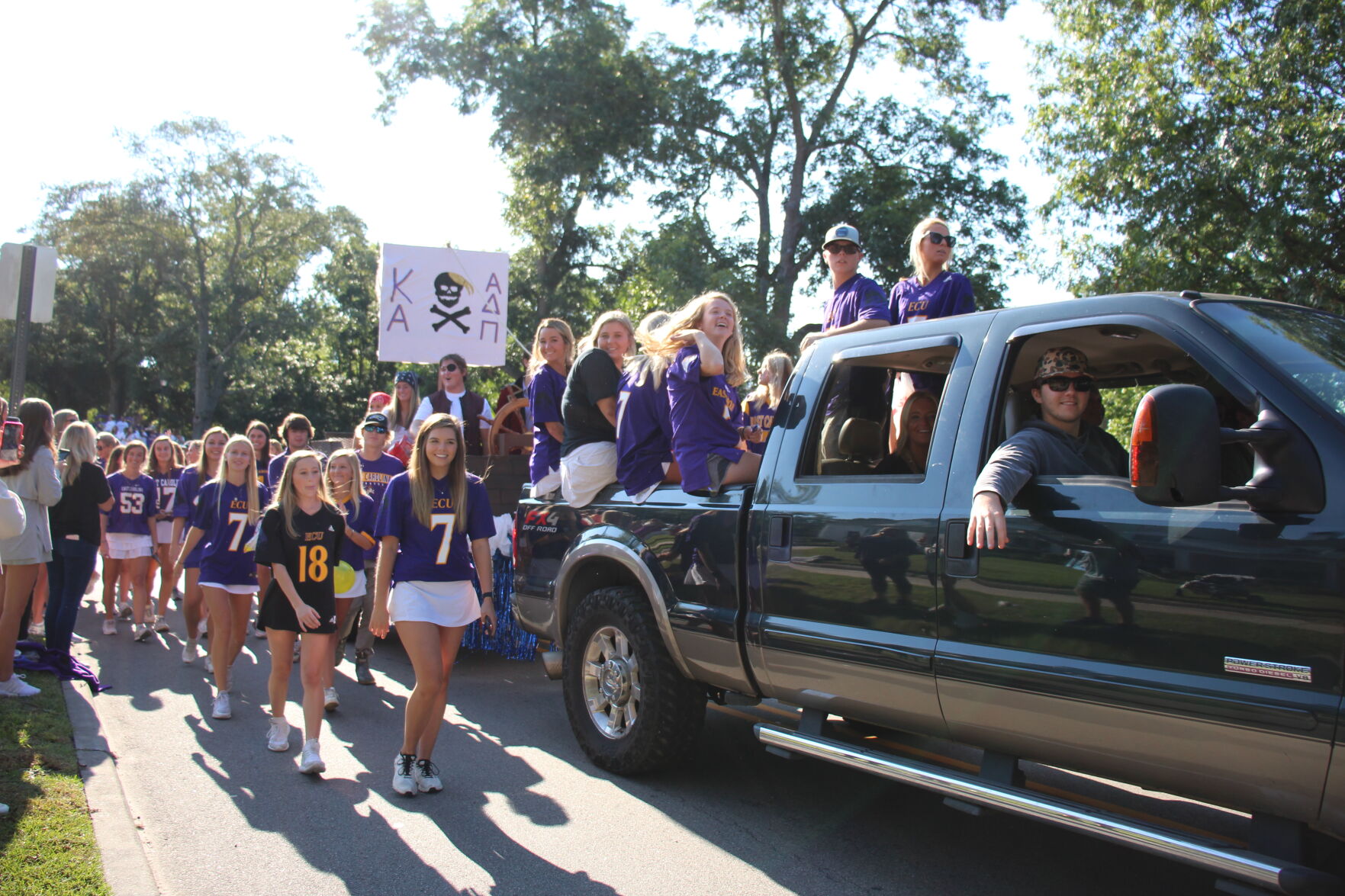 Parade 4